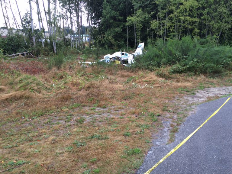 Investigators on scene of plane crash in Powell River