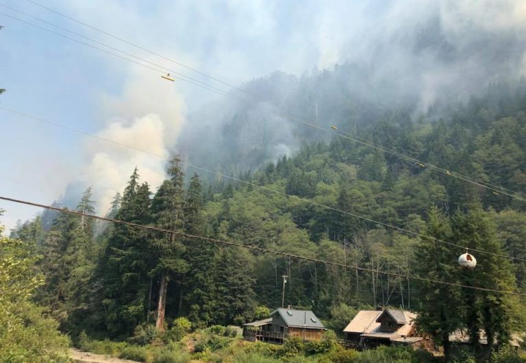 Zeballos council extends evacuation order