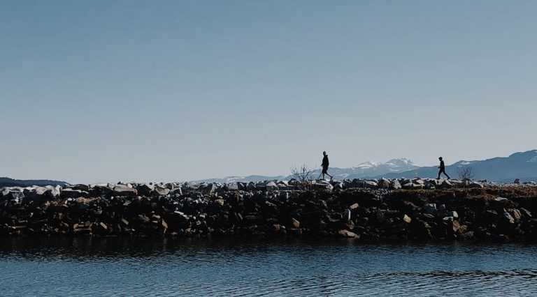 High pressure ridge brings summer-like temperatures to North Island