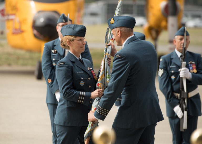 442 squadron has new commander