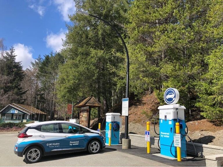 Electric vehicle fast charging site open in Gold River